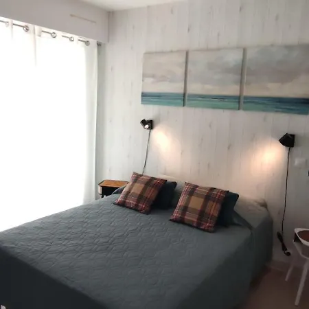 Apartment Nest With 2 Balconies Offering Sea Views *